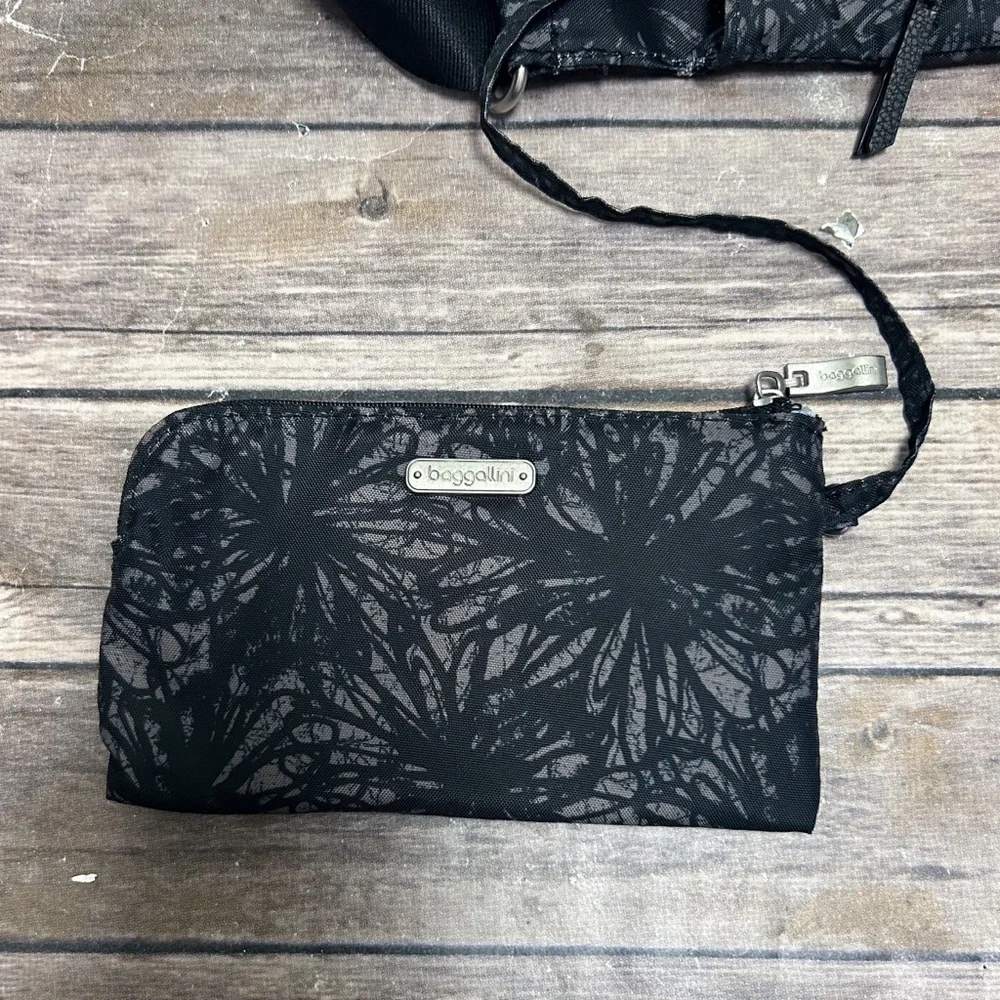 Baggallini Black Gray Onyx Floral Nylon Around Town Crossbody Bagg RFID Wristlet